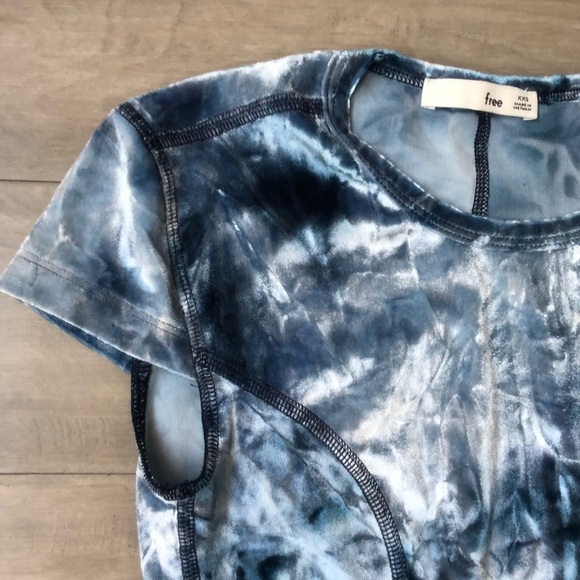 WILFRED Free Aritzia blue velvet Zaylee Tie Dye top size XXS - Picture 3 of 5
